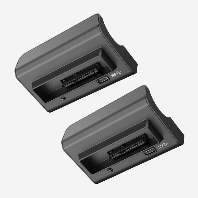 HIKvision HDD SSD case reader with USB 3.0 and SATA interface, plug and play, with status indicator.